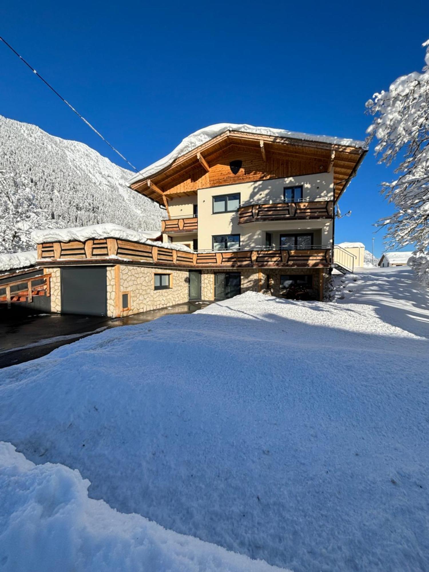 Ferienwohnungen Lodge-B Weissenbach am Lech Exterior foto