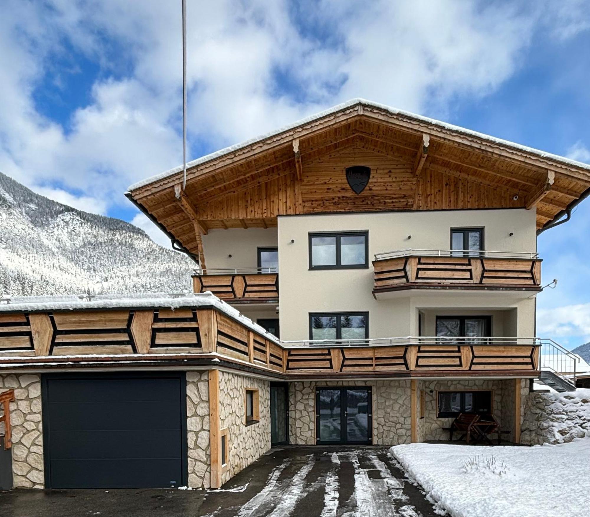 Ferienwohnungen Lodge-B Weissenbach am Lech Exterior foto